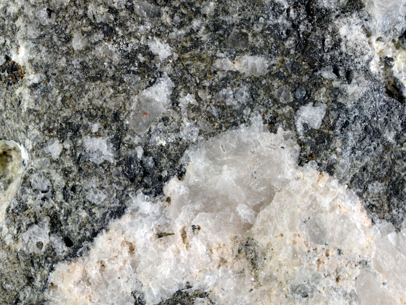 quartz clast in breccia - width 3.5 cm