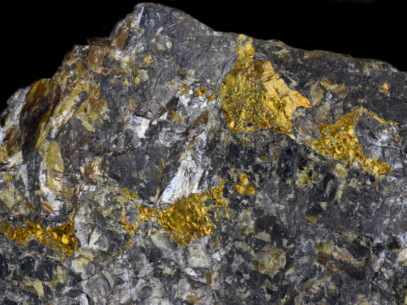 Sphalerite (with yellow chalcopyrite) 3.5 cm across